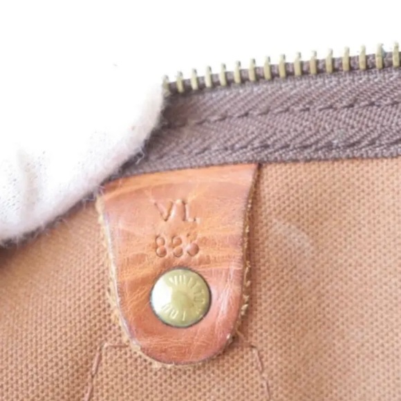 Authentic Louis Vuitton Speedy 35 Monogram Handbag - Picture 15 of 16